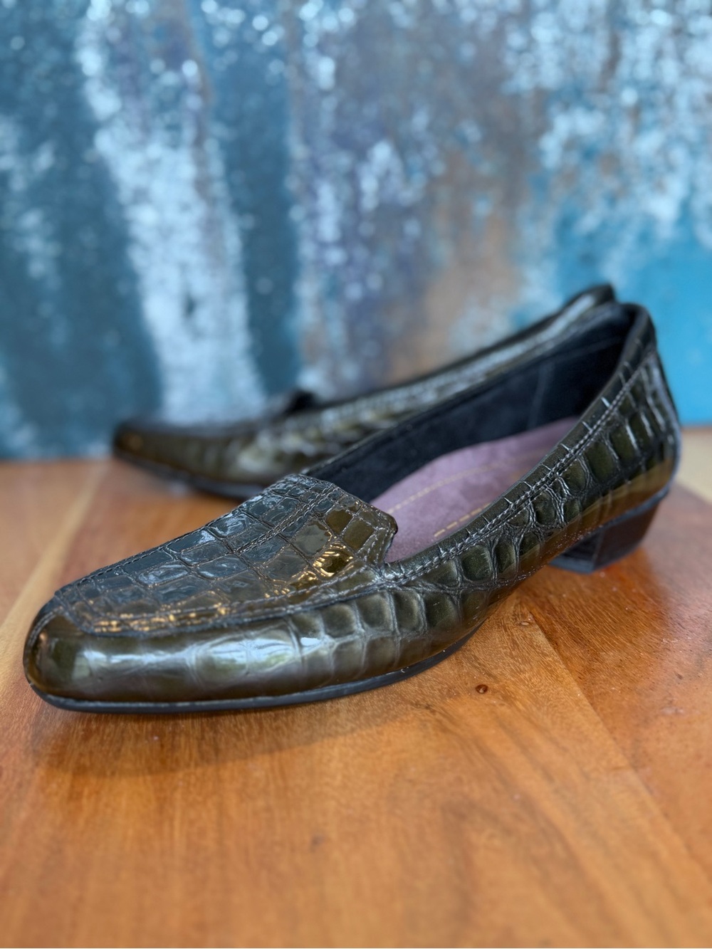 Clarks Old Money Late 2000’s Y2K Bottle Green Croc Leather Loafers 8N (VGUC)